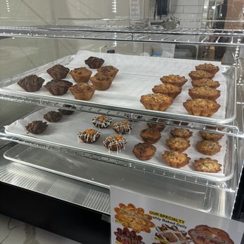 Cafe Sweets - Look at how cute their sample sizes are! - Coffee & Tea Near Me - Arcadia, California