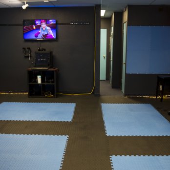multiVRse - Group Room - Virtual Reality Centers Near Me - Eugene, Oregon