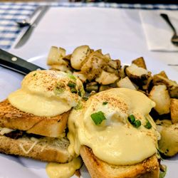 Awful Annie's Restaurant - Grilled cheese eggs Benedict