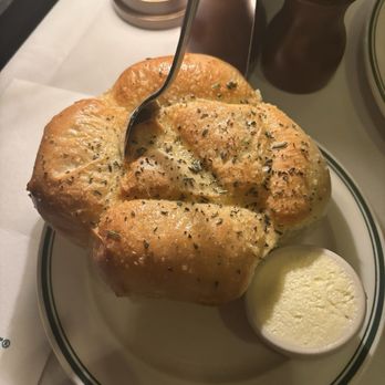 Smith & Wollensky - Boston - bread - Steakhouses Near Me - Boston, Massachusetts