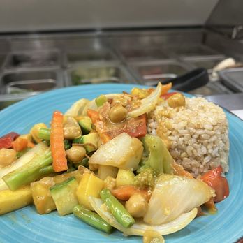 Freshroll - Mango curry rice - Juice Bars & Smoothies Near Me - Mashpee, Massachusetts