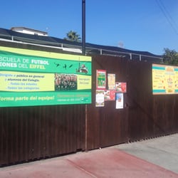 Colegio Eiffel - Entrada por canchas