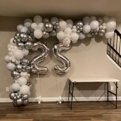 Luxy Balloons - Balloon Garland for a 25th Wedding Anniversary