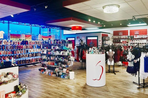 EVE shop‘ Adam & Eve Stores, 4708 N Midkiff Rd, Midland, TX 79705, US