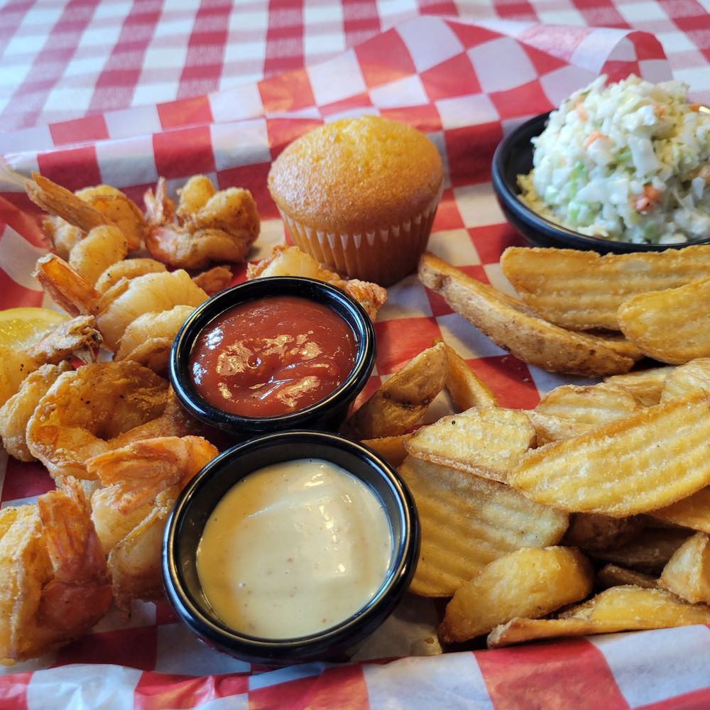 Popped in after a full day of real estate. Got a shrimp platter. Very good. Service was A+. Popped in after a full day of real estate. Got a shrimp platter. Very good. Service was A+.