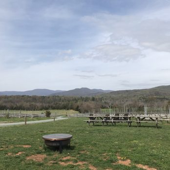 Stinson Vineyards - Wineries Near Me - Crozet, Virginia