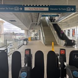 Bridgeport Station - Fare gates~