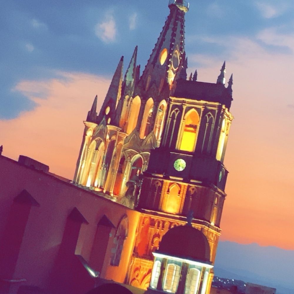 Luna Rooftop - Cocktail Bars Near Me - San Miguel de Allende, GUA
