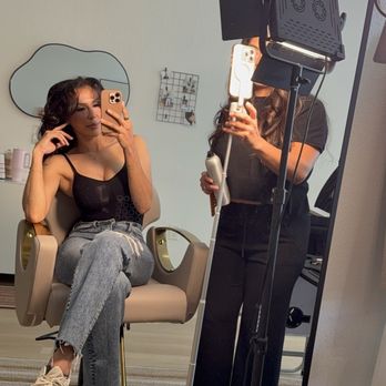 Summer Haus - Jessica doing my makeup - Spray Tanning Near Me - Pomona, California Summer Haus - Jessica doing my makeup - Spray Tanning Near Me - Pomona, California