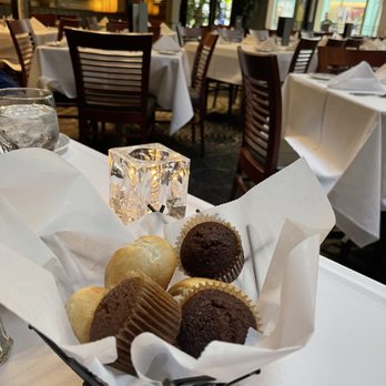 Bob Heilman's Beachcomber - Bread basket - Seafood Near Me - Clearwater Beach, Florida