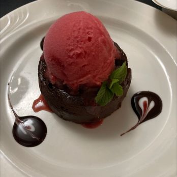 The Seaside Restaurant and Aqua Farm - Chocolate lava divine - Seafood Near Me - Hilo, Hawaii The Seaside Restaurant and Aqua Farm - Chocolate lava divine - Seafood Near Me - Hilo, Hawaii