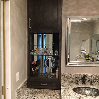 CR Glass - Vanity beveled mirror in the back - Windows Installation Near Me - Calimesa, California CR Glass - Vanity beveled mirror in the back - Windows Installation Near Me - Calimesa, California