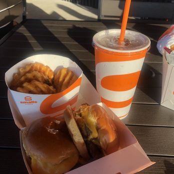 Smalls Sliders - New American Near Me - Blue Springs, Missouri