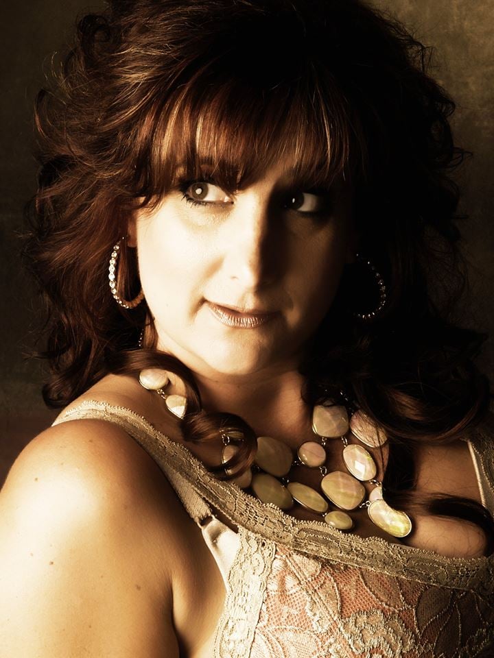 Stacy Jurickovich - Sola Salon Logo