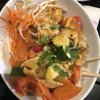 Fan Tan Cafe - Red curry chicken rice bowl - Chinese Near Me - Victoria, British Columbia