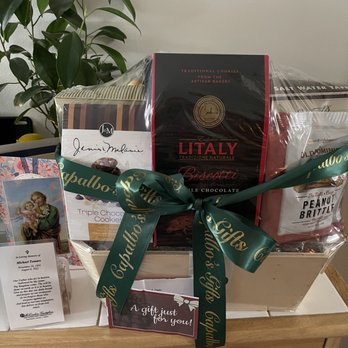 Capalbo's Gift Baskets - basket rec'd ~ nice presentation, despite the spoiled, stale, and disappointing contents - Gift Shops Near Me - Clifton, New Jersey