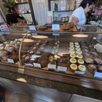 Del Sur Bakery & Cafe - Filipino Near Me - Chicago, Illinois