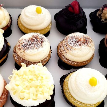 Chiffonos Bakery - Bacon, lemon, ganache, german choco Boston cream, cinnamon 2x, peanut butter choco Strawberry, Boston cream, lemon, bacon cupcake - Bakeries Near Me - Fresno, California