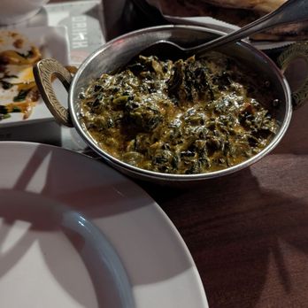 Desi Spice Indian Cuisine - Lamb Saag Paneer garlic naan - Indian Near Me - Atlanta, Georgia Desi Spice Indian Cuisine - Lamb Saag Paneer garlic naan - Indian Near Me - Atlanta, Georgia