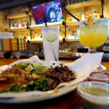 El Rey Del Grill - Taco Platter with a paloma and margarita - Mexican Near Me - Dallas, Texas