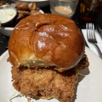 Dandy - Crispy chicken sandwich - Breakfast & Brunch Near Me - Montreal, Quebec Dandy - Crispy chicken sandwich - Breakfast & Brunch Near Me - Montreal, Quebec