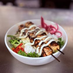 Shoeless Joe's Sports Grill - Sudbury - Souvlaki chicken bowl