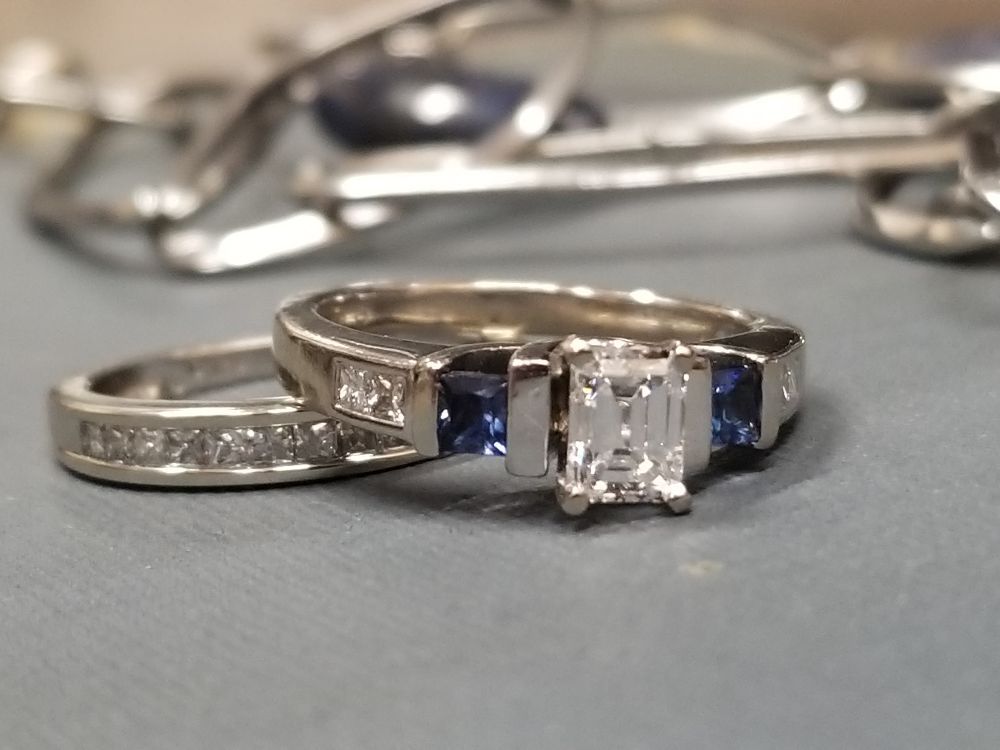 CROSS CREEK PAWN & JEWELRY Updated August 2024 11 Photos 7129