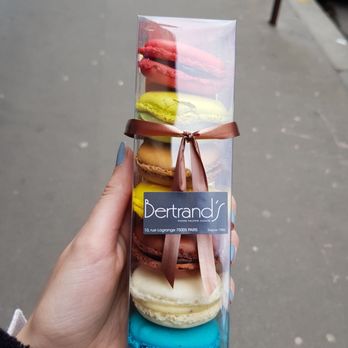 Richard Bertrand - Macarons (7 pieces for about 6€) - Bakeries Near Me - Paris, 75