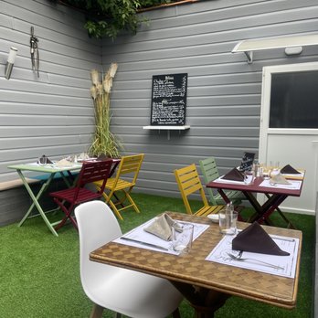 Le Soufflet - The garden seating and menu, from my seat... - French Near Me - Bordeaux, 33