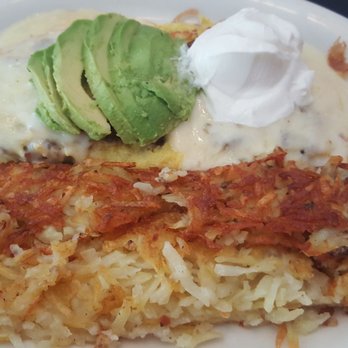 Russell's - ABC Omelet - Avocado, bacon, and cheese omelet w side of perfectly cooked hash browns. Really good only if you like cheese and sour cream - American Near Me - Pasadena, California
