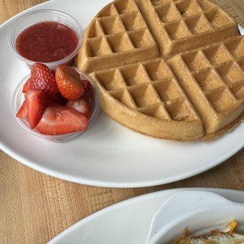 Egg Sunrise Grill - Waffle supreme without whipped cream - Breakfast & Brunch Near Me - Toronto, Ontario