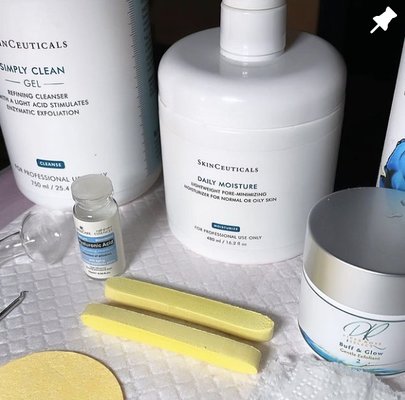 Medical-Grade Skincare Products For Treatments - $20 Off 1st Time Hydra-facial Clients. Licensed aesthetician with 5+ years of experience providing affordable & thorough skin care treatments for all skin types. I specialize in hydra-facials, anti-aging facials, microdermabrasion facials, nano-needling treatments, & customizable acne facials. Facials can include ultrasonic scrubbing, hydro-dermabrasion, UV light therapy, & eye rejuvenation. I work with each client to provide a bespoke treatment experience to best treat their skincare needs. We specialize in body contouring cavitation as well. Call today to claim your $20 Off New Client Discount for Hydra-Facials!