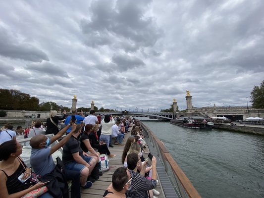 Bateaux Parisiens by null