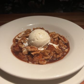 Houston's Restaurant - Apple Walnut Cobbler - Steakhouses Near Me - Pasadena, California