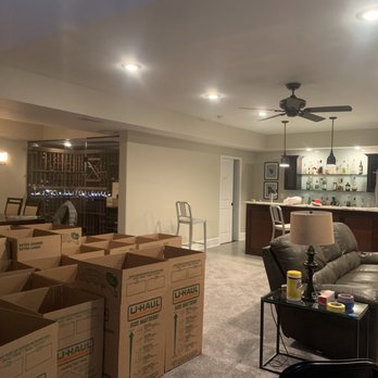 Movet Logistics Group - Winery and bar packing - Movers Near Me Movet Logistics Group - Winery and bar packing - Movers Near Me