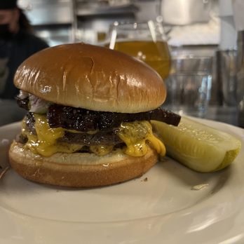 Au Cheval - Best Cheeseburger I have ever had!! - Bars Near Me - Chicago, Illinois