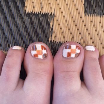 Gloss Bar Nail Lounge - Pedicure design - Nail Salons Near Me - Arlington, Virginia