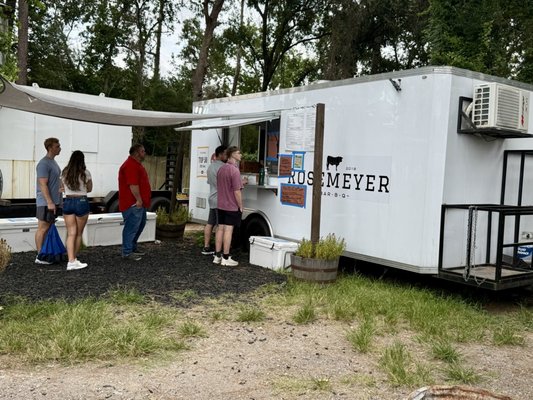 Rosemeyer Bar-B-Q (Food Truck) by null