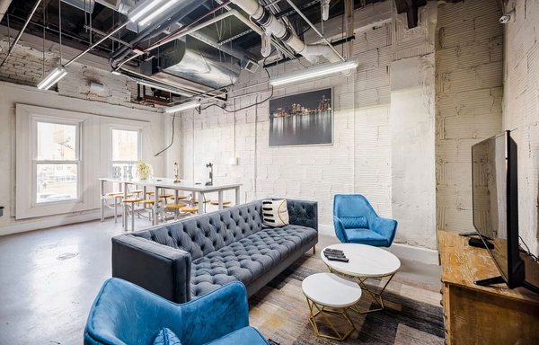 Briggs Houze by null