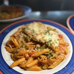 Moretti's of Arlington - Spicy Sausage Ziti with Grilled Chicken