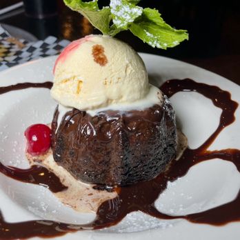 HogsHead Cafe - Chocolate Lava Cake - Barbeque Near Me - Richmond, Virginia