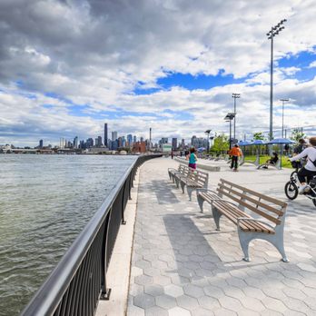 East River Park - Parks Near Me - New York, New York East River Park - Parks Near Me - New York, New York