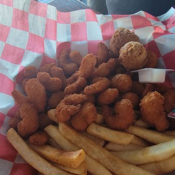 Tavern on the Lake - Fried shrimp basket - Pubs Near Me - Weatherford, Texas Tavern on the Lake - Fried shrimp basket - Pubs Near Me - Weatherford, Texas