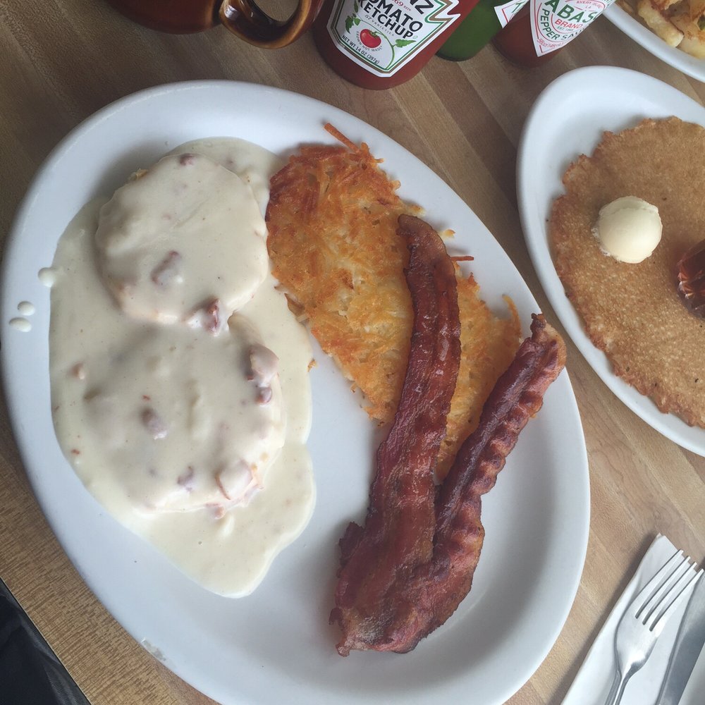 Debbie's Restaurant - Biscuit and gravy breakfast - American Near Me - Paradise, California