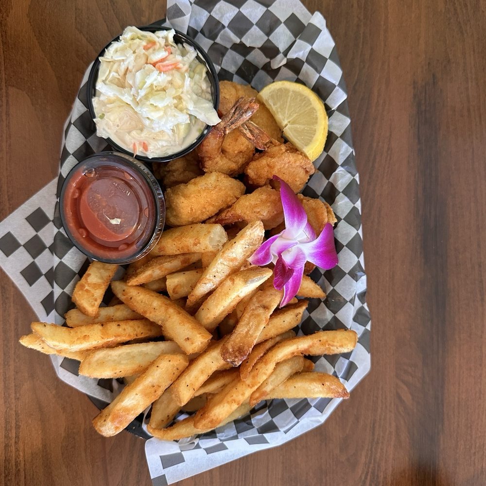 Lake Eustis Waterfront Grille - SHRIMP BASKET. FIND THE SHRIMP. - Seafood Near Me - Eustis, Florida