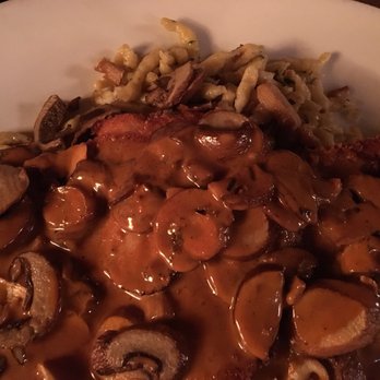 Gustav's - Hungarian chicken Jager - Pubs Near Me - Vancouver, Washington