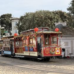 Powell & Hyde Cable Car Turntable - Cable car decorated for Chinese New Year