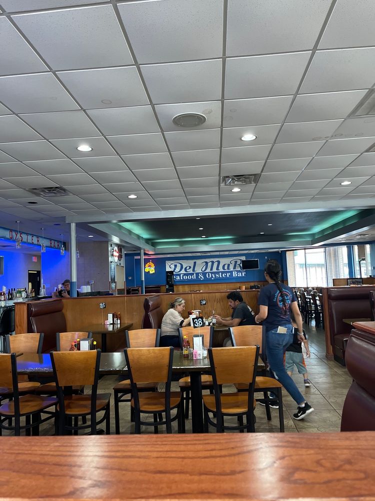Del Mar  Seafood & Oyster Bar