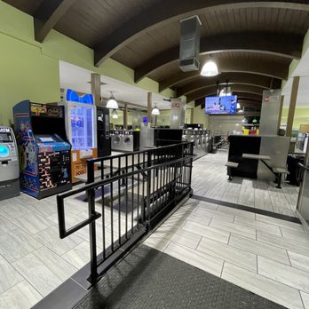 Rio Laundromat - Laundromat Near Me - Canoga park, California Rio Laundromat - Laundromat Near Me - Canoga park, California