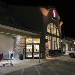 Safeway - Outside of establishment